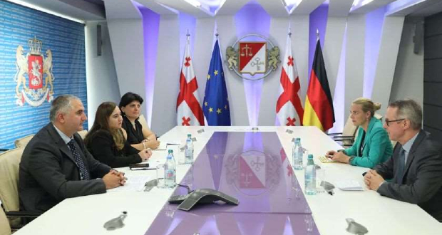 ლაშა ხუციშვილი